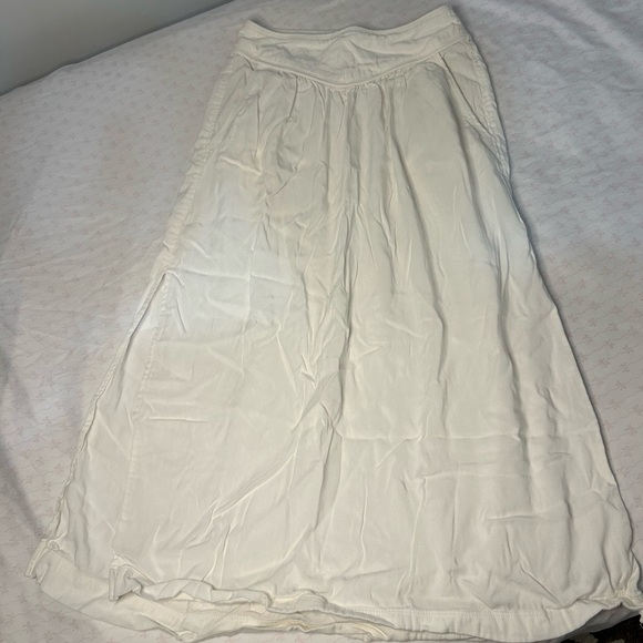 wilfred long/midi white skirt :) - Picture 3 of 3